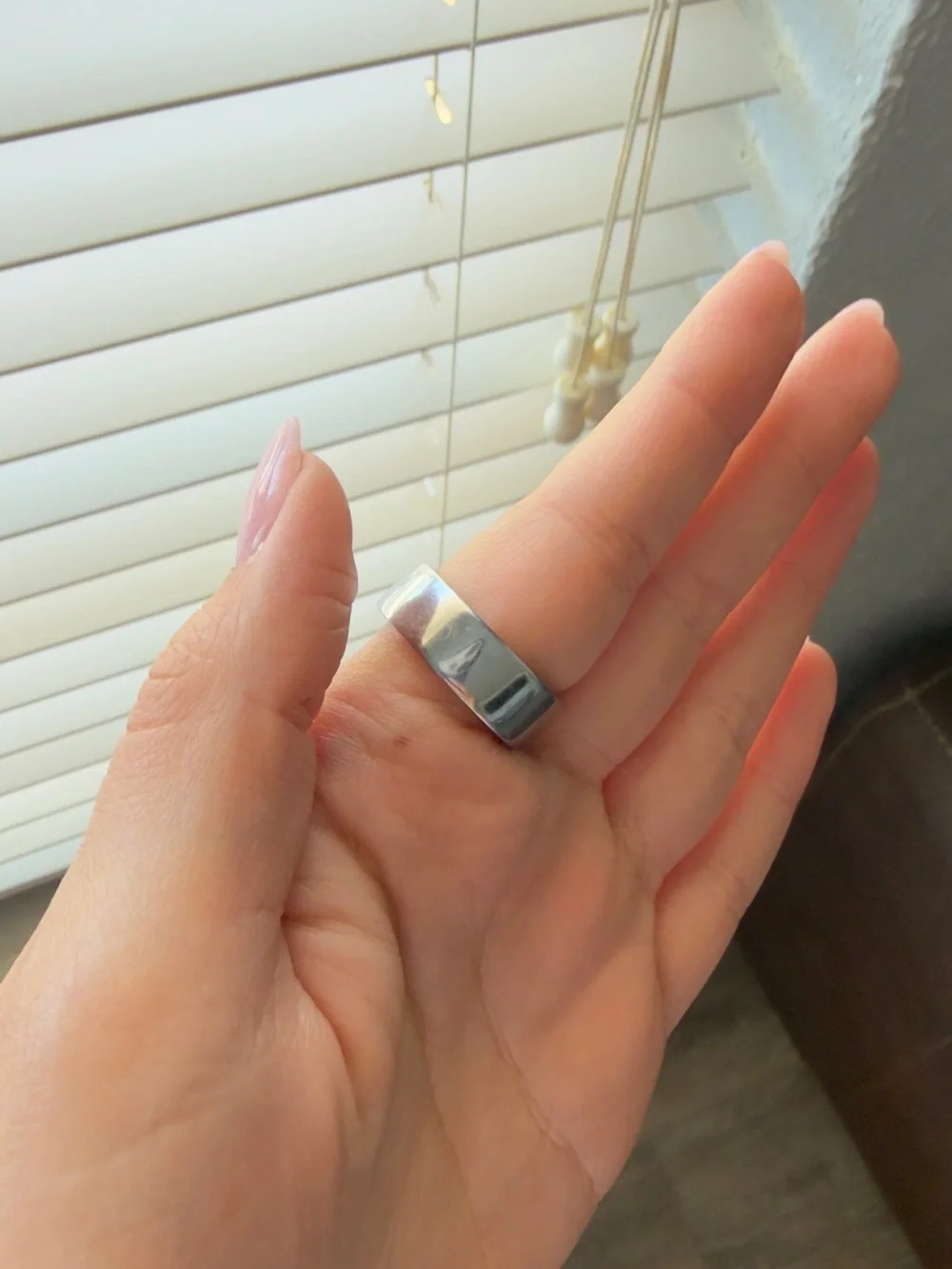 Oura Silver Smart Ring with Soft Pink Accents